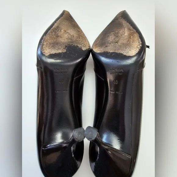 Prada Dark Brown/Black Leather Raw-Edge Trim Pumps Size 40 - Picture 11 of 13